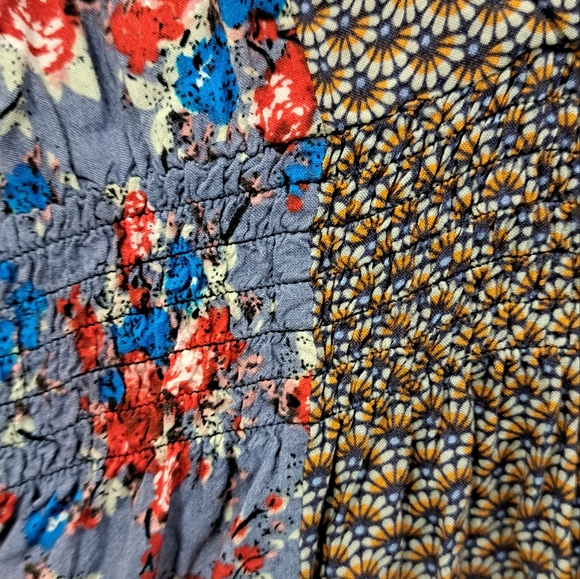 YA LOS ANGELES Top - Picture 2 of 4